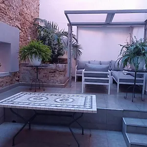 Piso Encantador En El Centro De Apartamento